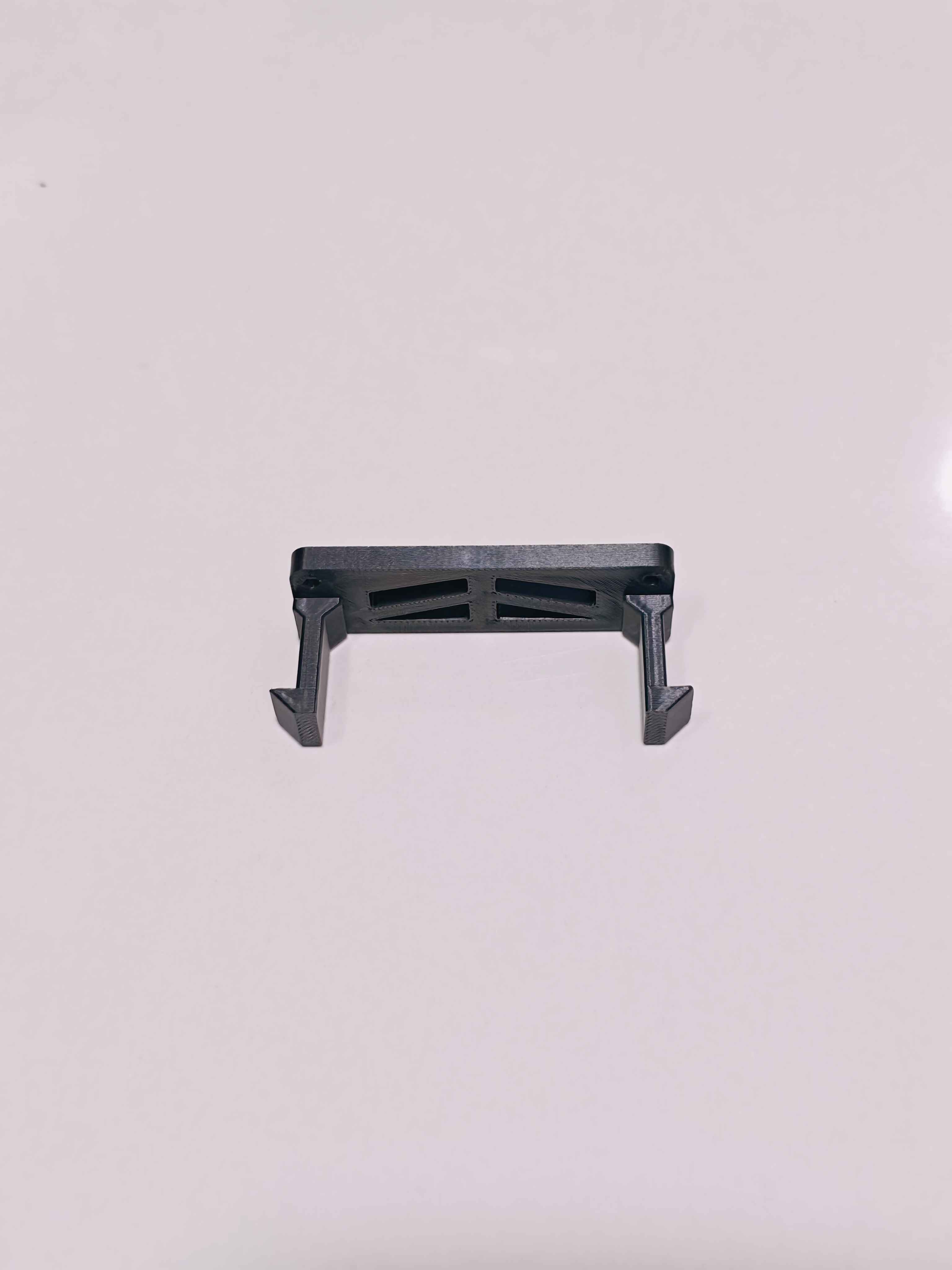 Body Mount depan Jeep Cherokee 1:10