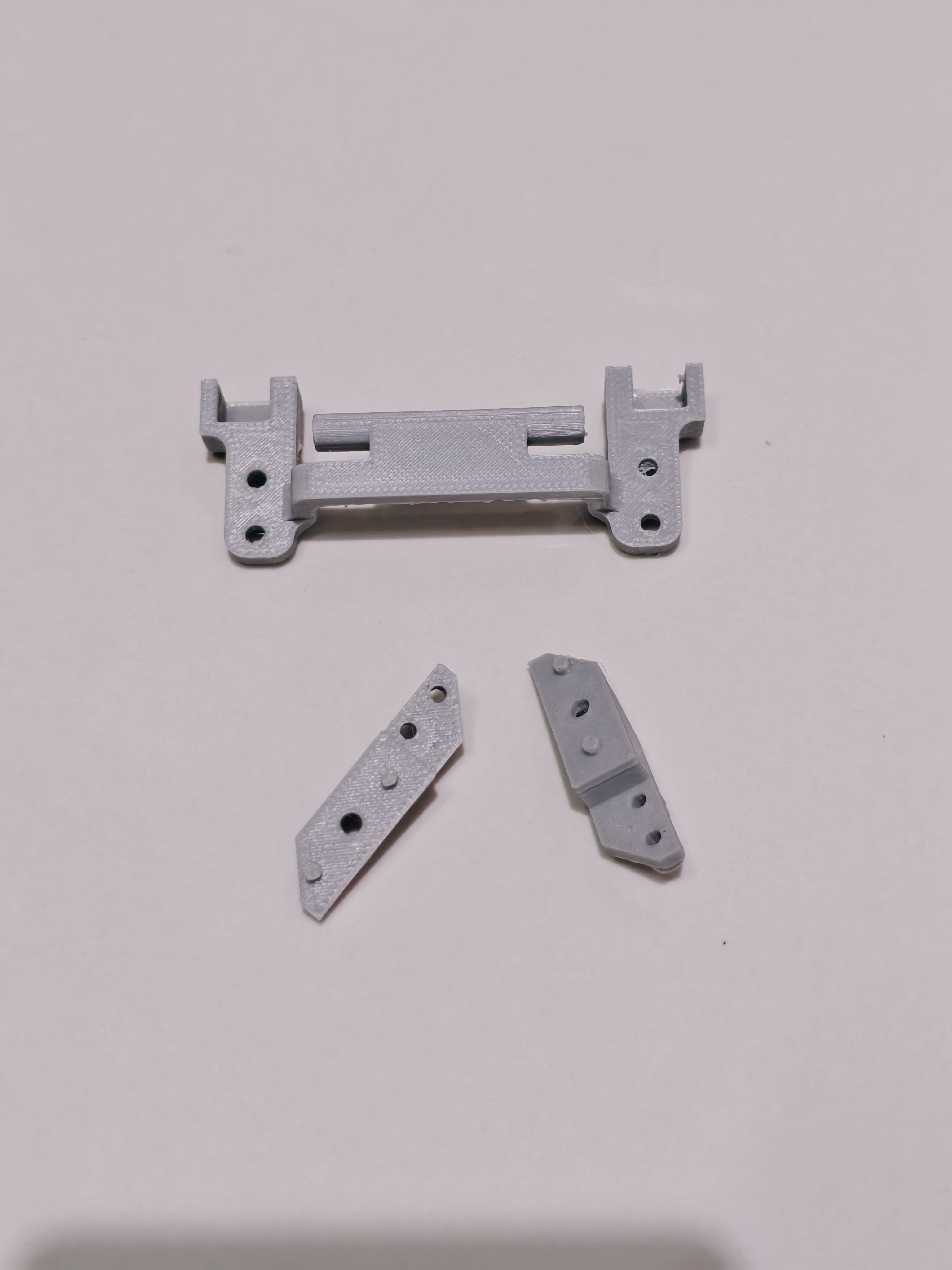 Servo dan Link Mount untuk MN82, WPL